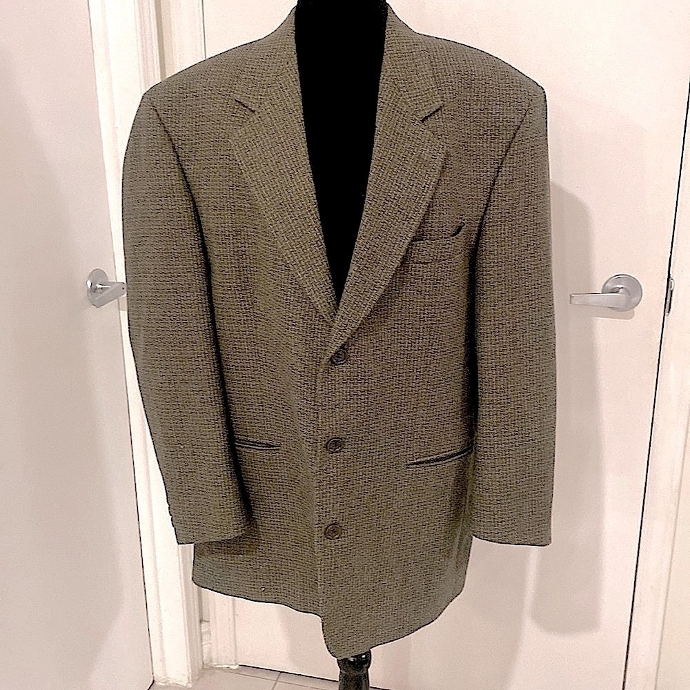 Men’ Made in Canada long sleeved Wool Blazer TWEED look 
 lined in green SIZE 42